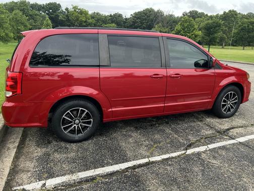 Red 2016 Dodge Grand Caravan R/T