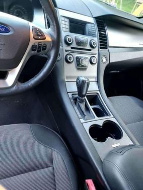 Gray 2018 Ford Taurus SEL