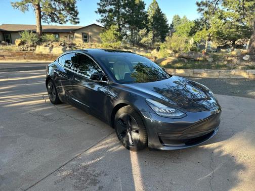 Gray 2020 Tesla Model 3 Long Range