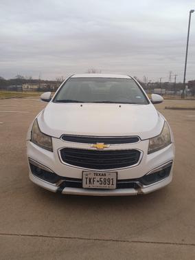 White 2015 Chevrolet Cruze 2LT