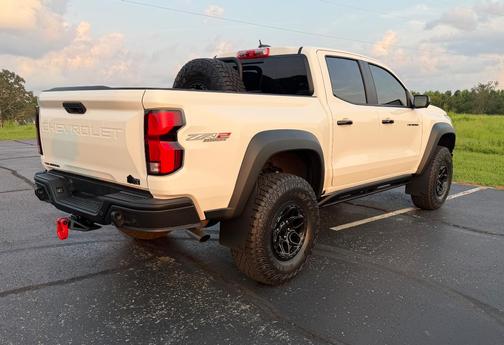 White 2025 Chevrolet Colorado ZR2