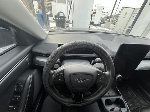 2022 Ford Mustang Mach-E Select