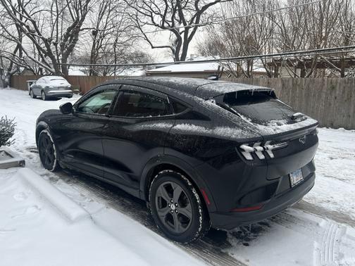 2022 Ford Mustang Mach-E Select