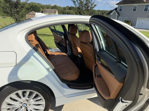 2021 BMW 530 i