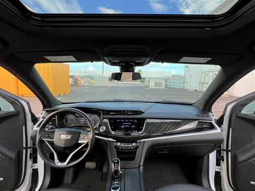 2021 Cadillac XT6 Premium Luxury FWD