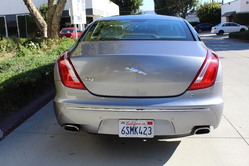 2011 Jaguar XJ Base