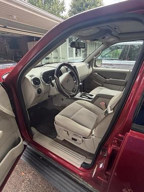 Red 2007 Ford Explorer XLT