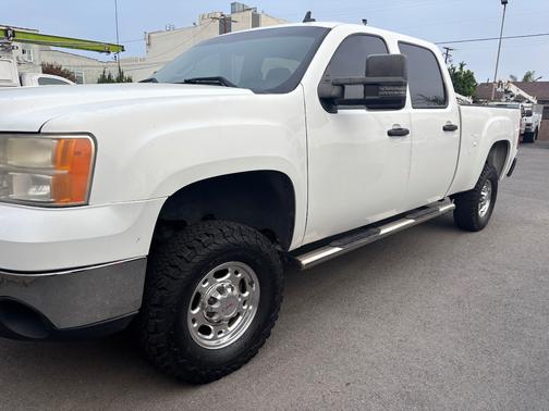 White 2007 GMC Sierra 2500 SLE2 H/D Crew Cab