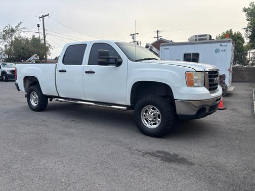 White 2007 GMC Sierra 2500 SLE2 H/D Crew Cab