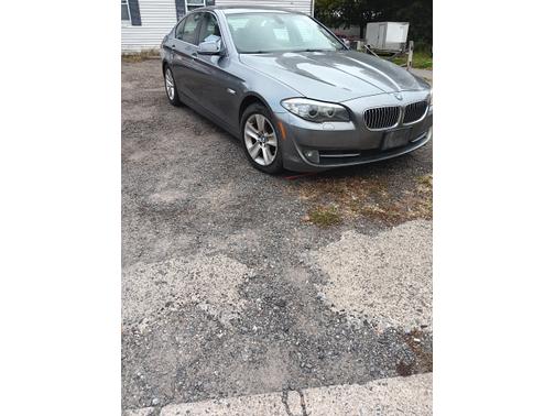 Gray 2011 BMW 528 i