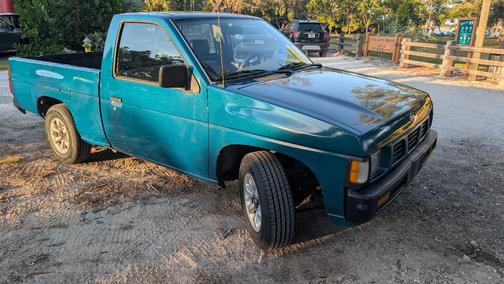 1996 Nissan Pickup Truck Base