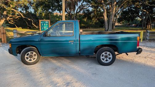1996 Nissan Pickup Truck Base
