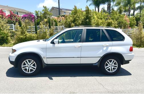 2005 BMW X5 3.0i