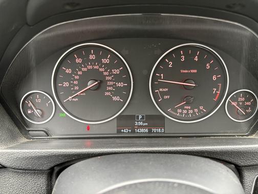 White 2015 BMW 320 i xDrive