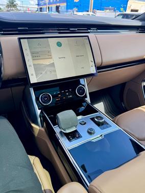 2023 Land Rover Range Rover P400 SE SWB