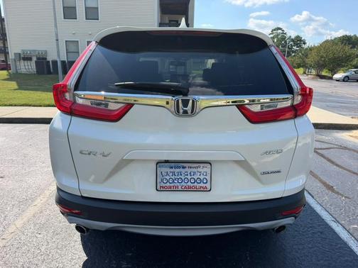 White 2018 Honda CR-V Touring