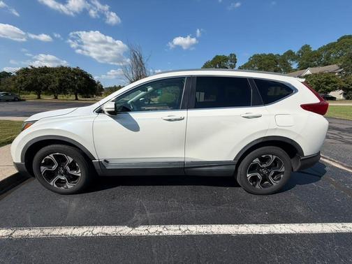 White 2018 Honda CR-V Touring