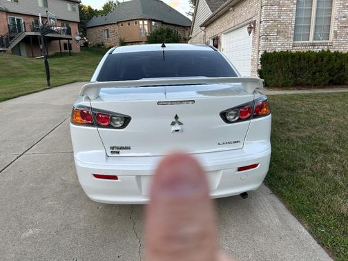 White 2017 Mitsubishi Lancer ES