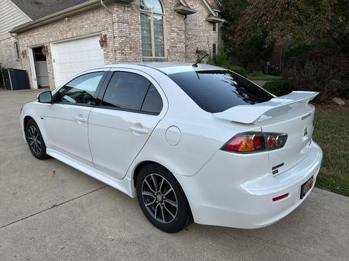 White 2017 Mitsubishi Lancer ES