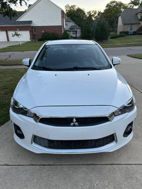 White 2017 Mitsubishi Lancer ES
