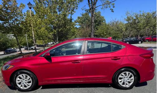 Red 2017 Hyundai ELANTRA SE