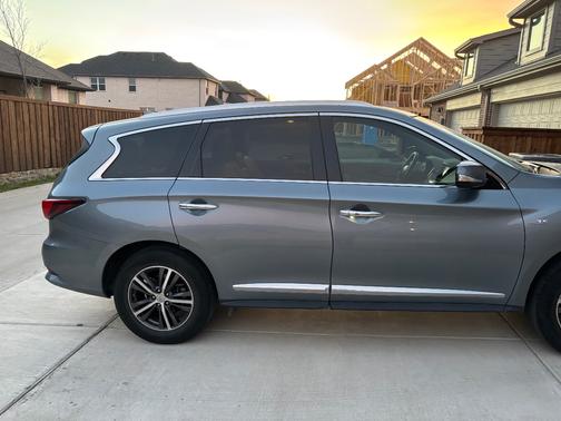 2019 INFINITI QX60 LUXE