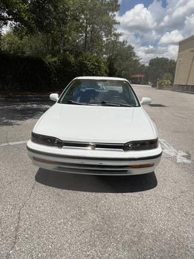 White 1992 Honda Accord LX