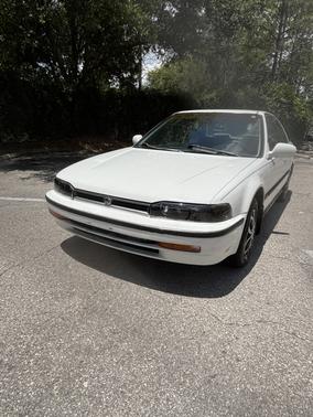 White 1992 Honda Accord LX