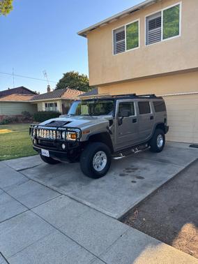 Silver 2003 Hummer H2 Base