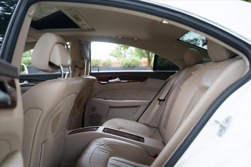 White 2014 Mercedes-Benz CLS-Class CLS 550