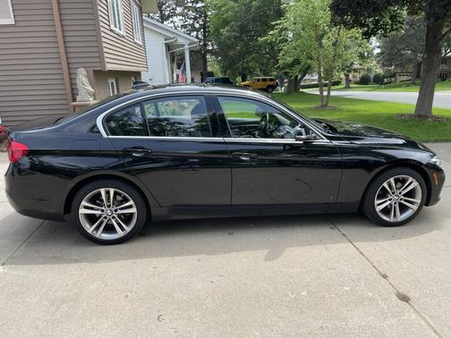 2018 BMW 330 i xDrive