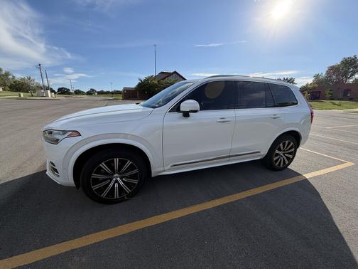 White 2024 Volvo XC90 B6 Plus Bright Theme 7 Passenger