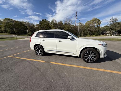 White 2024 Volvo XC90 B6 Plus Bright Theme 7 Passenger