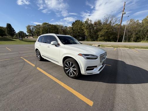 White 2024 Volvo XC90 B6 Plus Bright Theme 7 Passenger