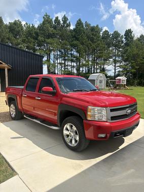 Red 2007 Chevrolet Silverado 1500 LTZ Crew Cab