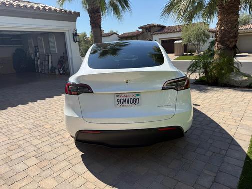 White 2023 Tesla Model Y Long Range