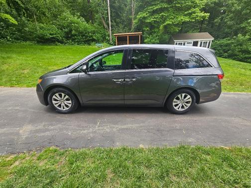 Gray 2014 Honda Odyssey EX