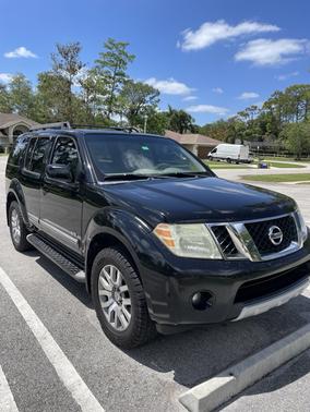 Black 2011 Nissan Pathfinder LE