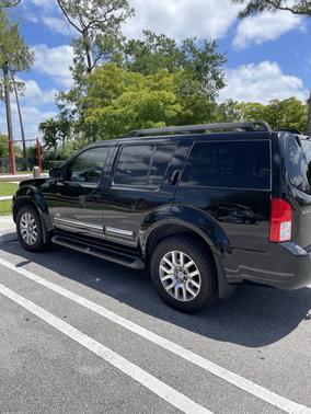 Black 2011 Nissan Pathfinder LE