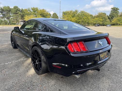 2017 Ford Mustang V6