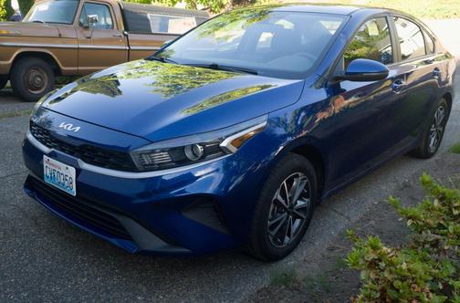 Blue 2023 Kia Forte LXS