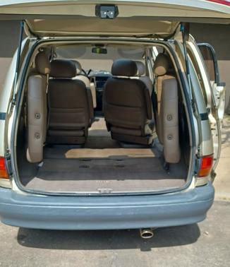 1997 Toyota Previa LE