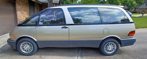 1997 Toyota Previa LE