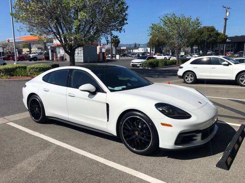 2020 Porsche Panamera Panamera