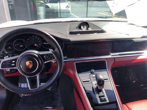 2020 Porsche Panamera Panamera