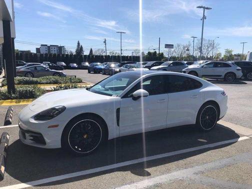 2020 Porsche Panamera Panamera