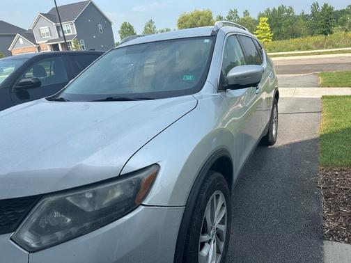 Silver 2014 Nissan Rogue SL