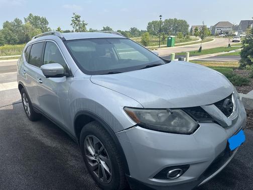 Silver 2014 Nissan Rogue SL