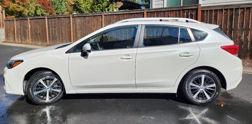 White 2019 Subaru Impreza 2.0i Premium