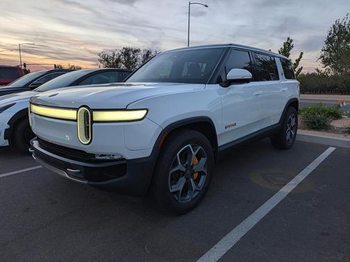 White 2023 Rivian R1S Adventure Quad-Motor Large Package